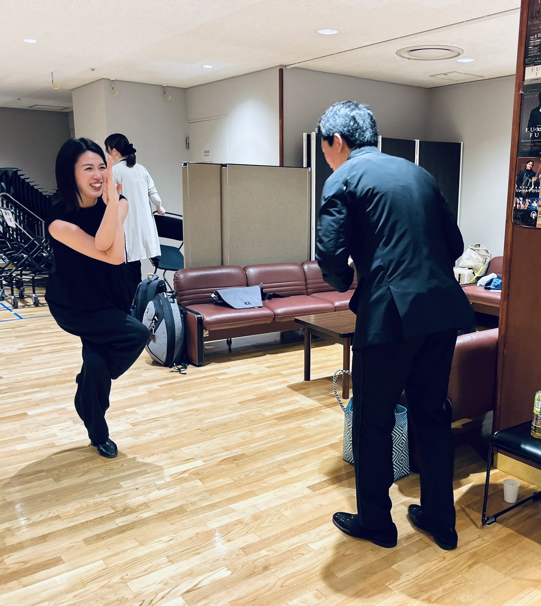 QuintetteP's tweet photo. #ACO99
 慶太楼さんと白鳥のポーズ🦢
明後日4日もよろしくお願いします🤲 https://t.co/iTKVLspZ2j
