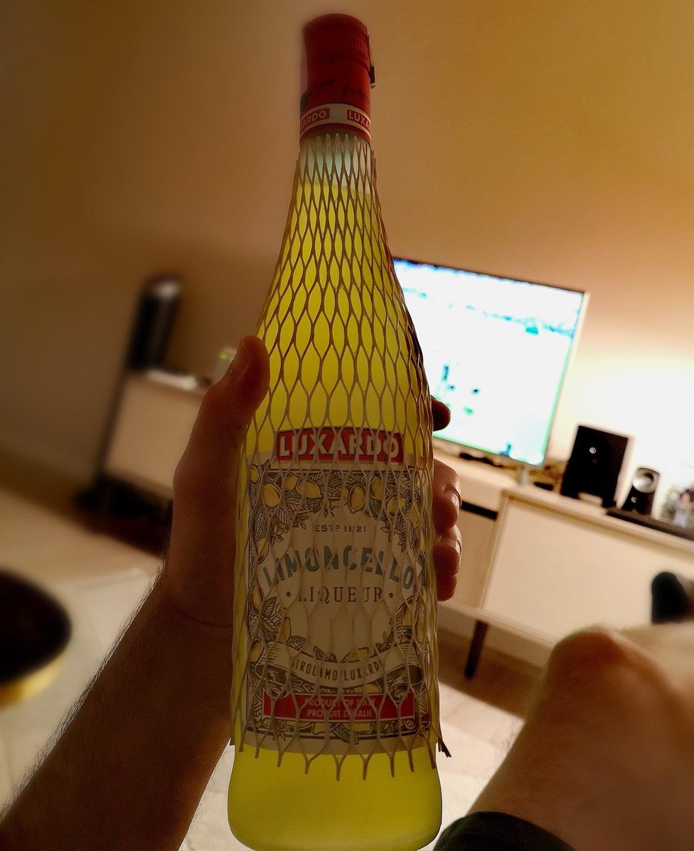 peternibs's tweet photo. Amalfi kıyılarından gelen ve damakları şımartan bir İtalyan başyapıtı... Fileli limonata. https://t.co/RUupyulITY