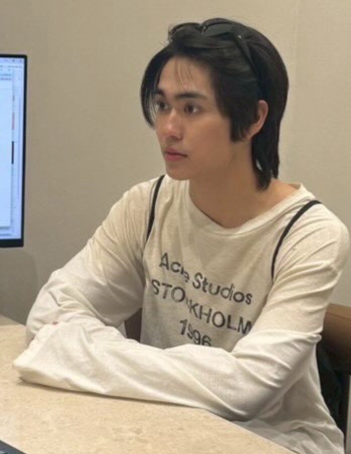 Wait_JHS's tweet photo. โห้ เห็นแล้วก็อดที่จะพิมพ์ว่า “คนสวย” ไม่ได้ กุเดรส https://t.co/ZeW3jil9Fr