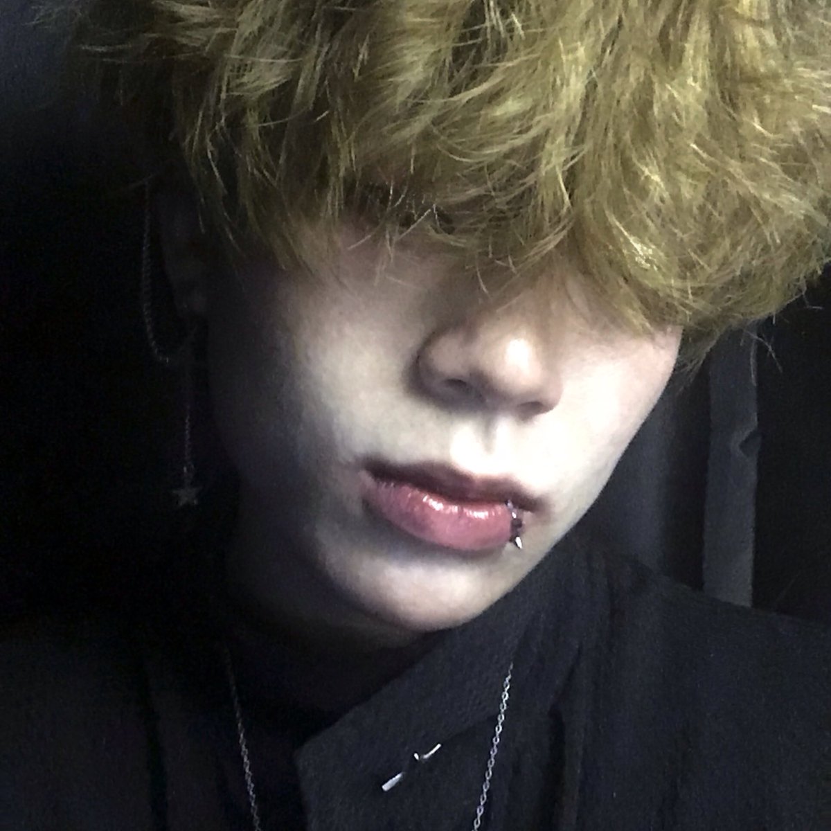 Wraindy's tweet photo. 大二是很自由的一年 #side #厦门 #男大 #m #狗 https://t.co/uHuIY8tOGk