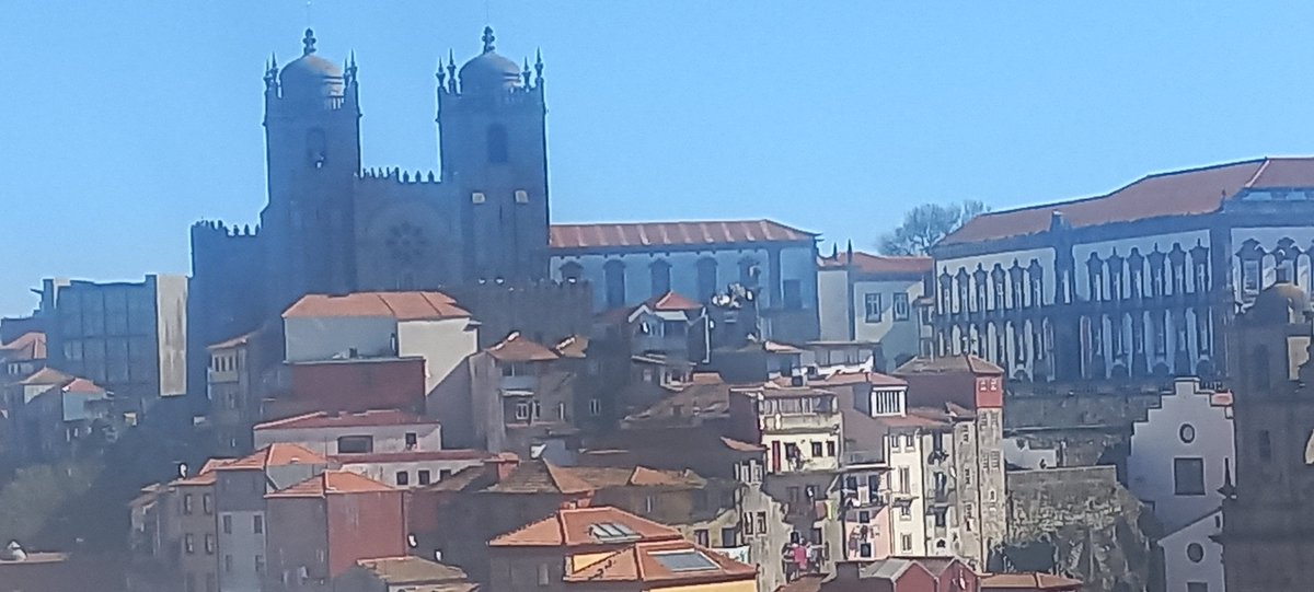nancycappelli's tweet photo. #Oprto #Portugal 🇵🇹 #RecuerdoDeViaje #Wanderlust https://t.co/vxBjXSK8DG