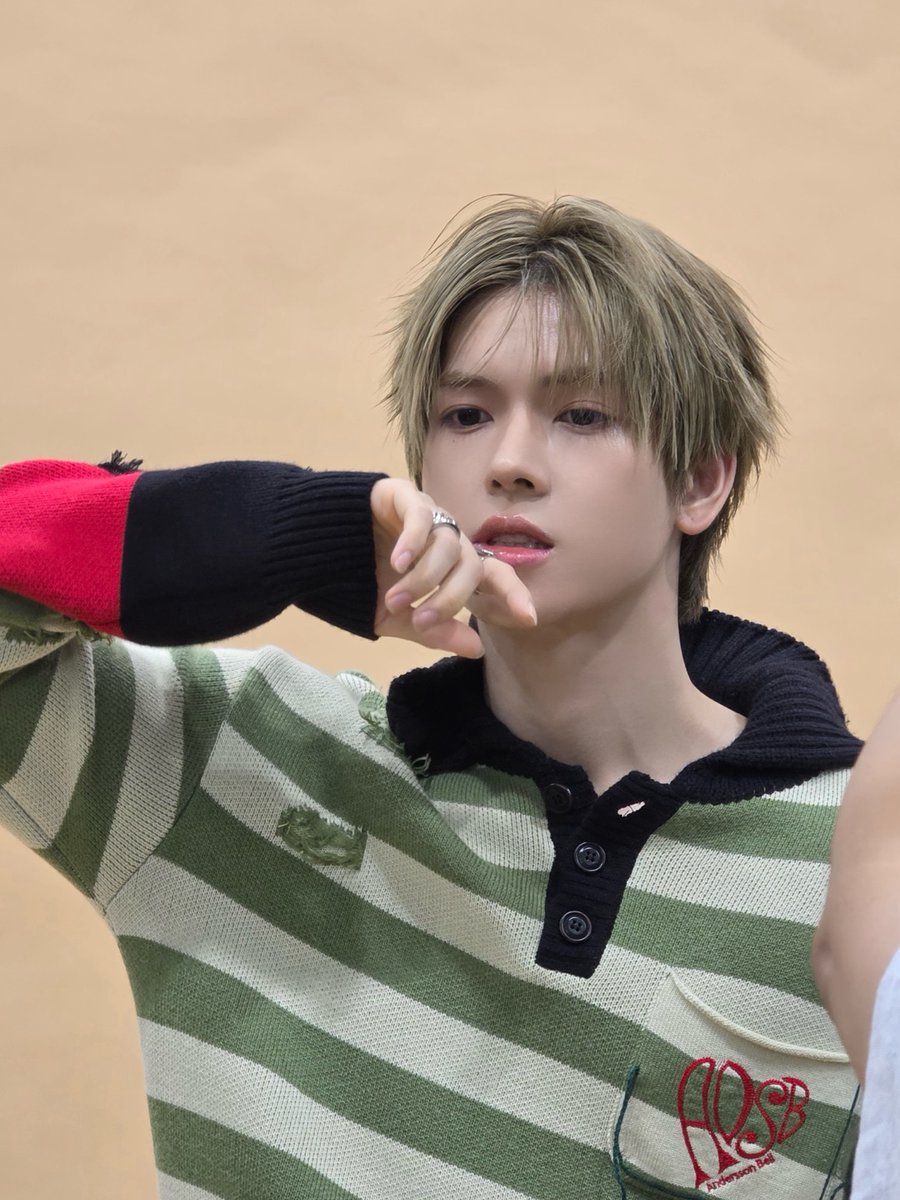 POW_grid's tweet photo. [#YORCH]
Take a shot!📸
#POW #파우 #요치 https://t.co/wMayssWcpH