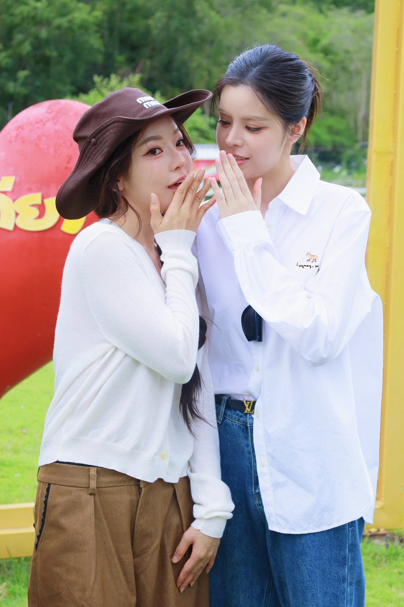 BRCCQshiwu's tweet photo. 小fay完全是盯妻狂魔👀#faymay #Fay_riezz  #maywyda   #HuahinxFAYMAY https://t.co/6M6rUOtJOb