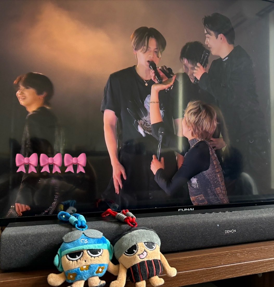befun_JJ's tweet photo. 平安神宮とDUNK鑑賞会〜♡
喋ってばっかやったけど😂
アクスタ並べて私らいくら使ってるんや😇て現実に帰ってきつつもビファ課金がやめられない😮‍💨
もっちゅりん食べれて最高だた〜🍩
男児紙飛行機作りがち話もおもろすぎ笑
sayaちゃんサンクス❣️ https://t.co/OHyyGdshlJ