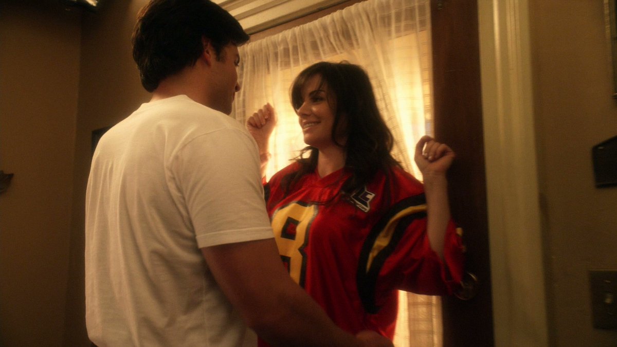 CloisArchive's tweet photo. he loves grabbing her arm https://t.co/6HwlFkoFeJ