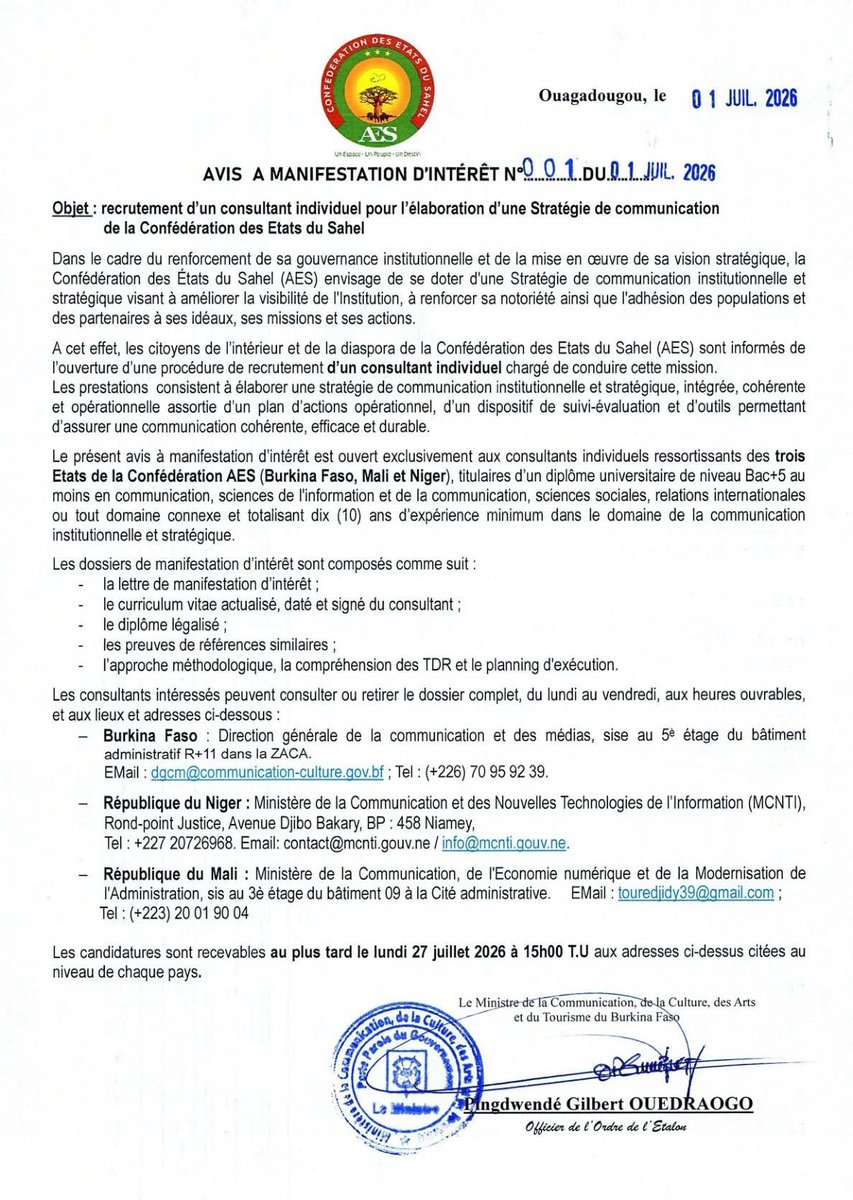 CHEICKNA_10's tweet photo. Même dans l’aes, on est à côté de la plaque. Il suffit de regarder les modèles d’émail pour se rendre compte de notre légèreté.

Et c’est partout ainsi, être normal est devenue une qualité au MALI https://t.co/LcXtrx0Fko