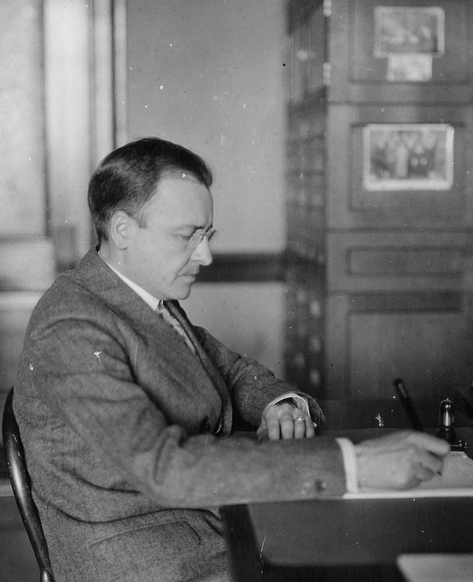 ForoHistorico's tweet photo. 🌞📻 ¿Sabías que el Sol puede interrumpir las comunicaciones por radio?

John Howard Dellinger, nacido #TalDíaComoHoy hace 140 años, fue quien explicó este fenómeno, el efecto Dellinger, clave para comprender la propagación de las ondas de radio.

👉https://t.co/qrOhEofIUI https://t.co/RRpUljd2f8