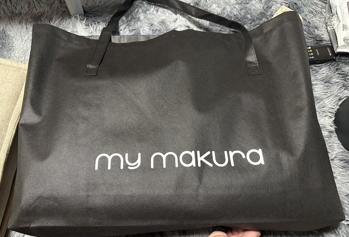 renc702's tweet photo. 久しぶりにお誕生日会してもらった☺️
誕プレはﾏｲﾏｸﾗｰ😆
今日から寝るのが楽しみだなー😊 https://t.co/SZVvTEz7ff