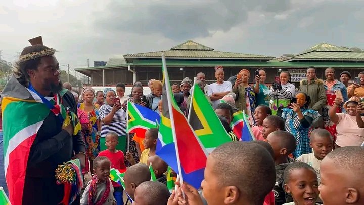 PhakelaMthakath's tweet photo. South Africa❤️🇿🇦 https://t.co/H9gsFpGZNa