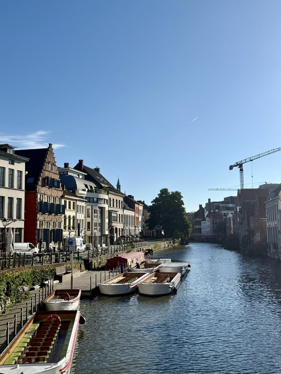 JoshuaJJohnson's tweet photo. Back in Belgium! Nothing more peaceful than early morning walks before the city wakes up.
.
.
.
#gent #belgium #worldtraveler #exploringtheworld #europe https://t.co/faPW98SnwQ