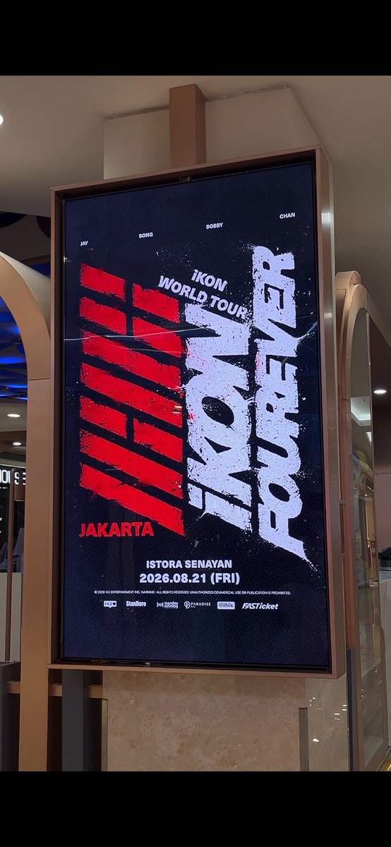 hibabbygirl's tweet photo. yuhuuu lokasi ads iKON FOUREVER WORLD TOUR in JAKARTA di kokas ada di :
- lt. GF @ concierge central lobby (deket Michael Kors) 
- lt. 1 @ PG Card Lounge
- lt. LG @ concierge East Lobby (deket kfc) 

@iKONIC_143 @withusind https://t.co/H7GDAOWq9E