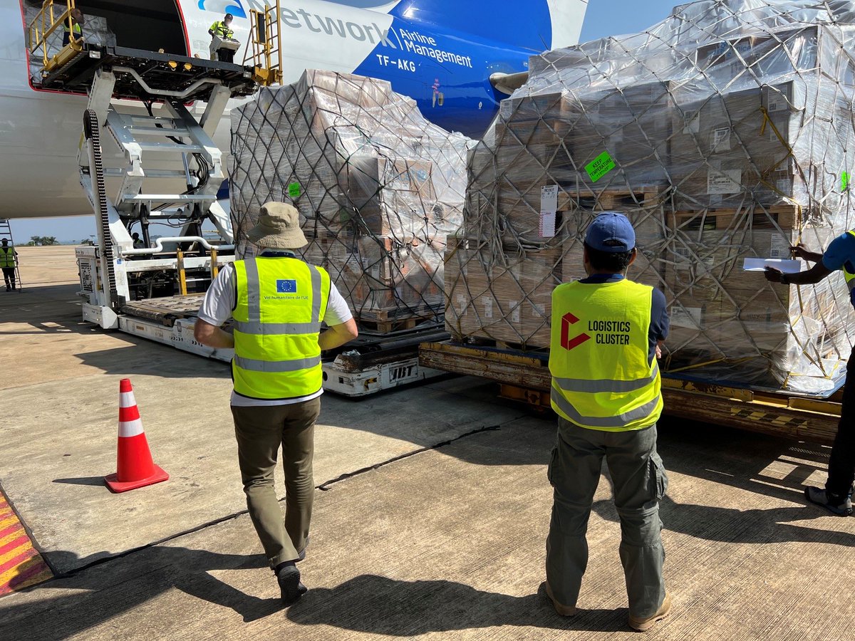 hadjalahbib's tweet photo. Another #EUHumanitarianAirBridge flight has landed in Rwanda, carrying over 75 tonnes of medical supplies from Belgium 🇧🇪

The cargo now continues by road to Goma, supporting our humanitarian partners as they deliver lifesaving assistance against #Ebola to people in eastern DRC. https://t.co/YKXSUzYBoW