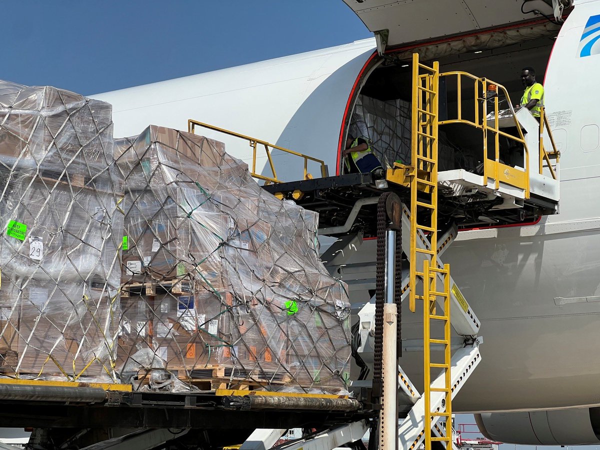 hadjalahbib's tweet photo. Another #EUHumanitarianAirBridge flight has landed in Rwanda, carrying over 75 tonnes of medical supplies from Belgium 🇧🇪

The cargo now continues by road to Goma, supporting our humanitarian partners as they deliver lifesaving assistance against #Ebola to people in eastern DRC. https://t.co/YKXSUzYBoW