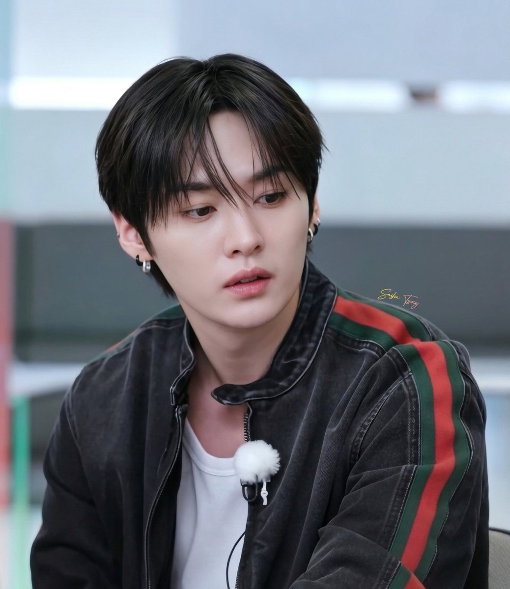 TsengSasha's tweet photo. 26.07.02
비행記 in 부산 (Travel Log in Busan) #2 | [SKZ CODE] Ep.101
（HD）Lee Know CUT.
10P🍓😺🍓
#リノ 
#리노
#leeknow https://t.co/mMPrWbnASk