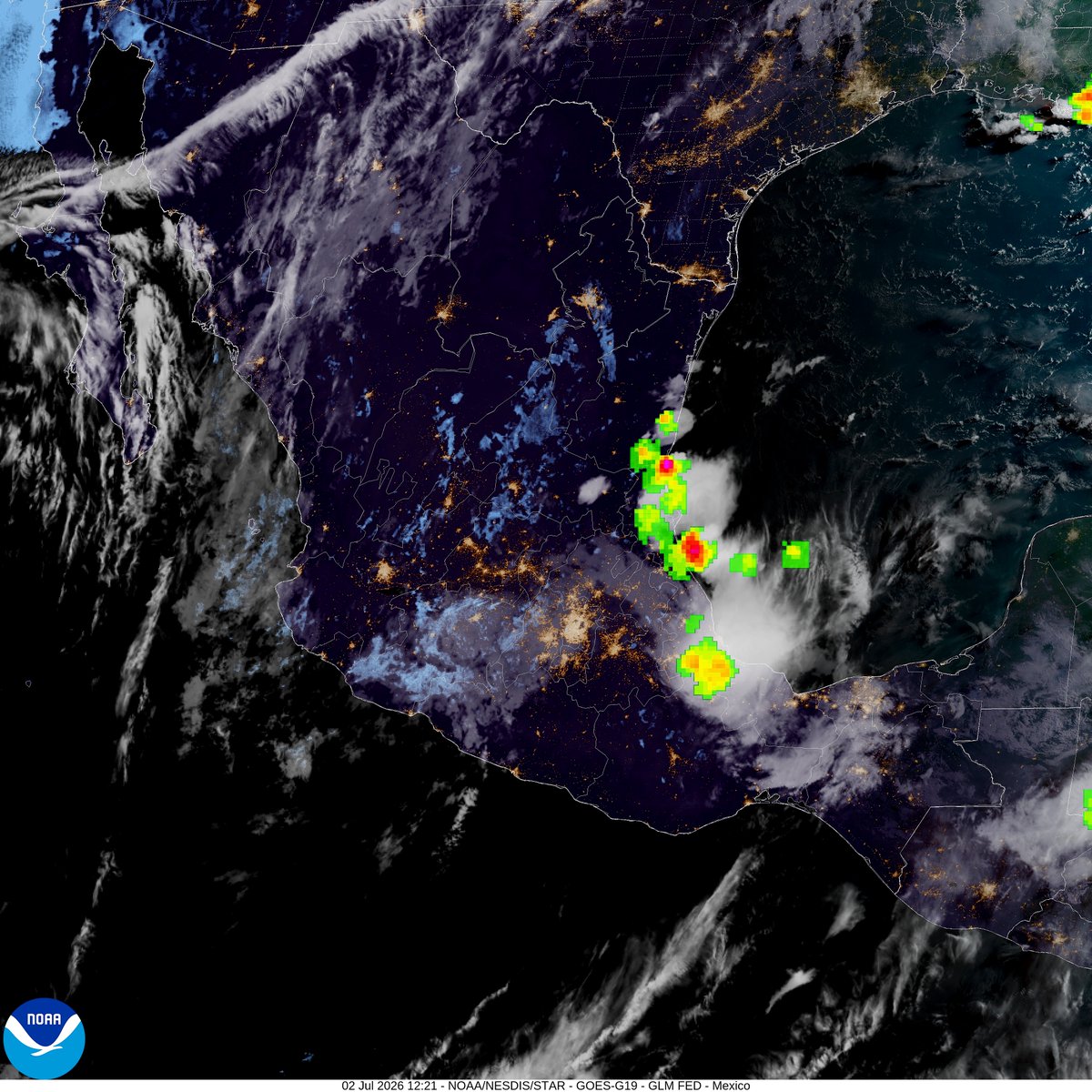 InfoMeteoro's tweet photo. ✅PRONÓSTICO JUEVES 2/JUL/2026 

“Tormentas y lluvias clásicas durante este día julio, regulando temperaturas en la franja central y norte; el calor veraniego continúa…”

⛈️LLUVIAS Y TORMENTAS C/GRANIZO

🔴LAS MÁS INTENSAS🔴
-Chih, Nay, Jal, Mich, Gto, Qro, Hgo, SLP, EdoMex, CDMX, Gro, Pue, Tlax, Oax, montañas de Ver 

🟡EVENTOS AISLADOS FUERTES
-Sin, Dgo, Coah, NL, Tamps, Col, Ags, Zac, Mor, Tab, Chis, Camp, Yuc, QRoo

🌡️AMBIENTE DIURNO☀️
🔥41-45ºC Son, Sin, BCS, NL, Tamps, Nay, Mich, Gro, Yuc, Tab
🥵36-40ºC noroeste, norte, noreste, oriente, sureste 
🥵27-35ºC Pacífico sur, occidente, centro
😅15-26ºC todo el Altiplano centro

⚠️🌬️RÁFAGAS DE VIENTO km/h
35-60 estados del norte, centro, sureste, siendo mayores en zonas de tormenta
