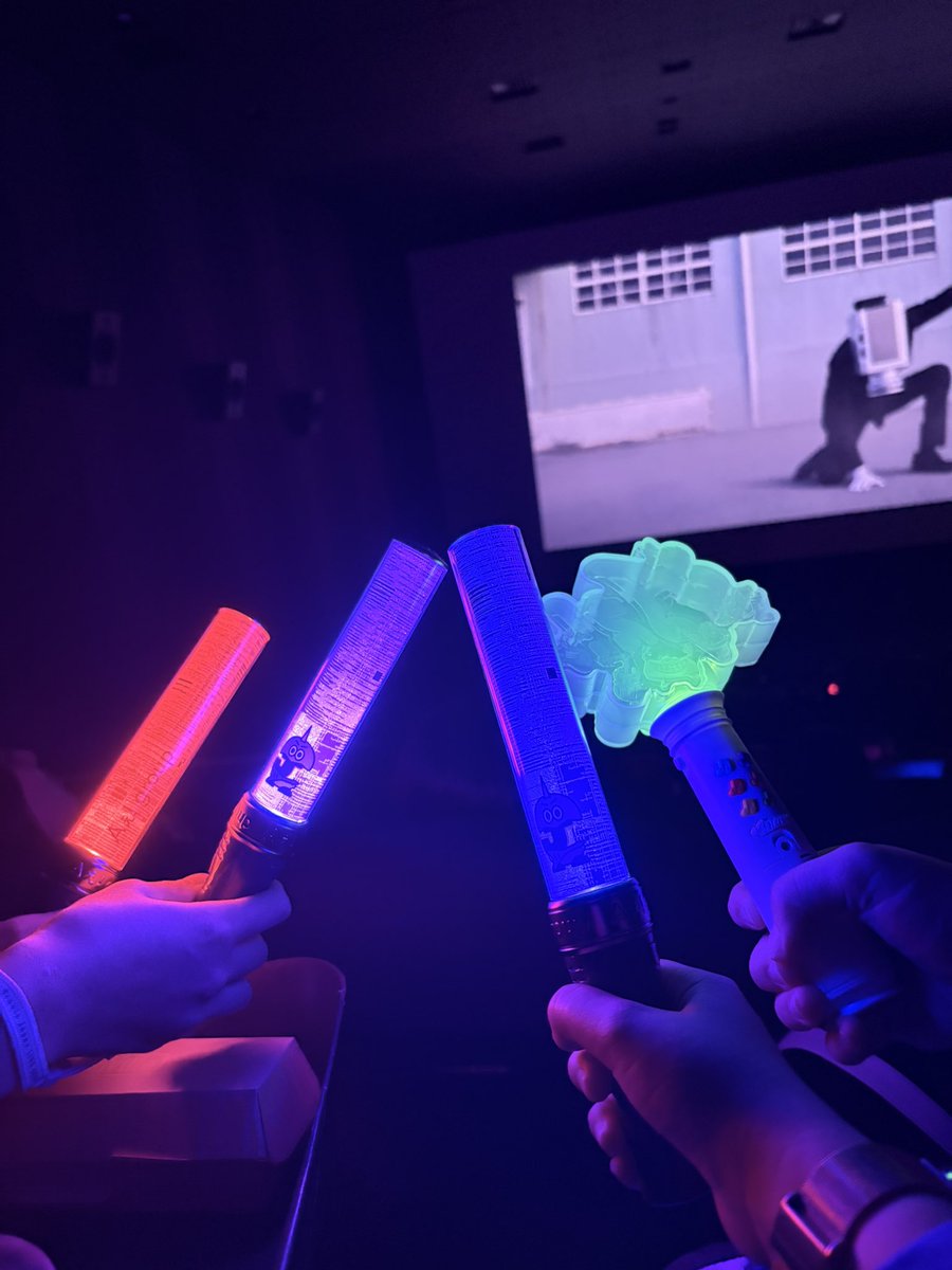 ma_1128__'s tweet photo. まじで楽しすぎた。叫びすぎた。
#映画おそ松さん https://t.co/JyxRYyqjzy
