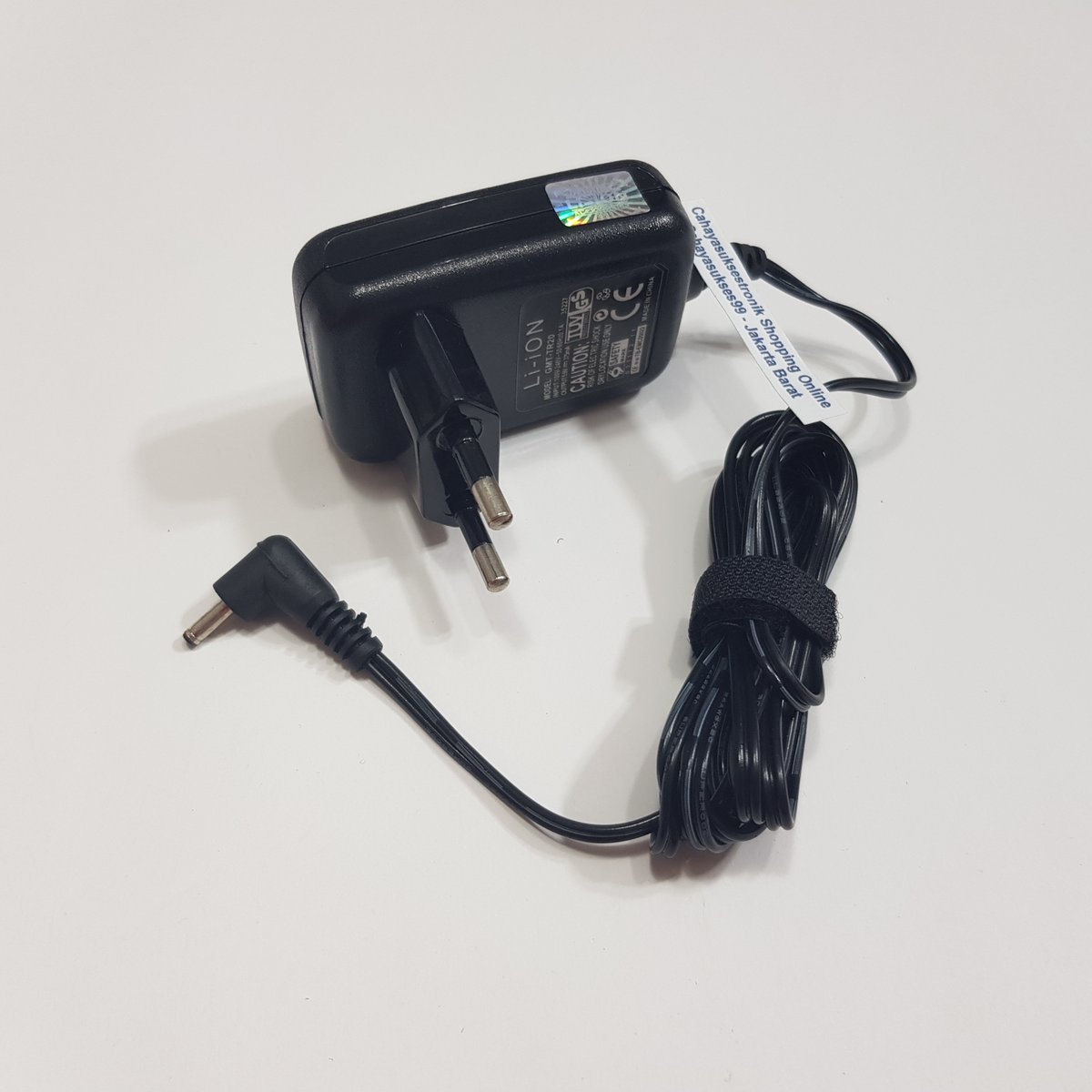 cahayasukses99's tweet photo. Charger Motorola C115 C155 C118 C261 T190 W220 T2288 C380 Cas HP Jadul Handphone Vintage GRATIS ONGKIR Seluruh Indonesia
https://t.co/iCrRSATCkK
.
#charger #travelcharger #aksesorishp #accessories #cellphones #mobilephones #cashape #handphone #cahayasukses99 #cahayasuksestronik https://t.co/xXJfZCjEOl