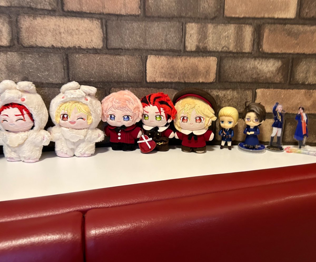 ninacch's tweet photo. ぬい活に参加していたどくおう https://t.co/6S5TkuzJzp