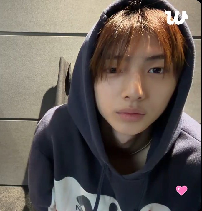 hoonmarkies's tweet photo. can i come over and stare at you like this... https://t.co/FaxfLRYtu5