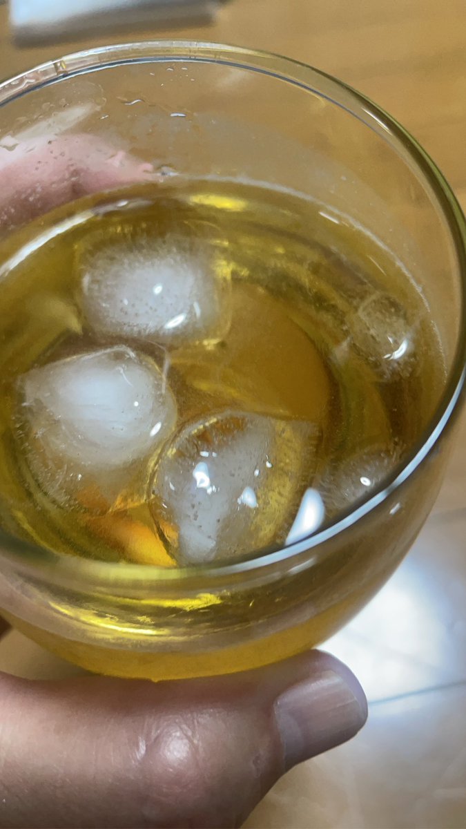 genki_advice's tweet photo. キンカン酒とモモなどのフルーツ酒を交互に飲んでいますが、今夜新たにオレンジを漬けました。8リットル。楽しみです。

#フルーツ酒 https://t.co/lbzZcmMyW6