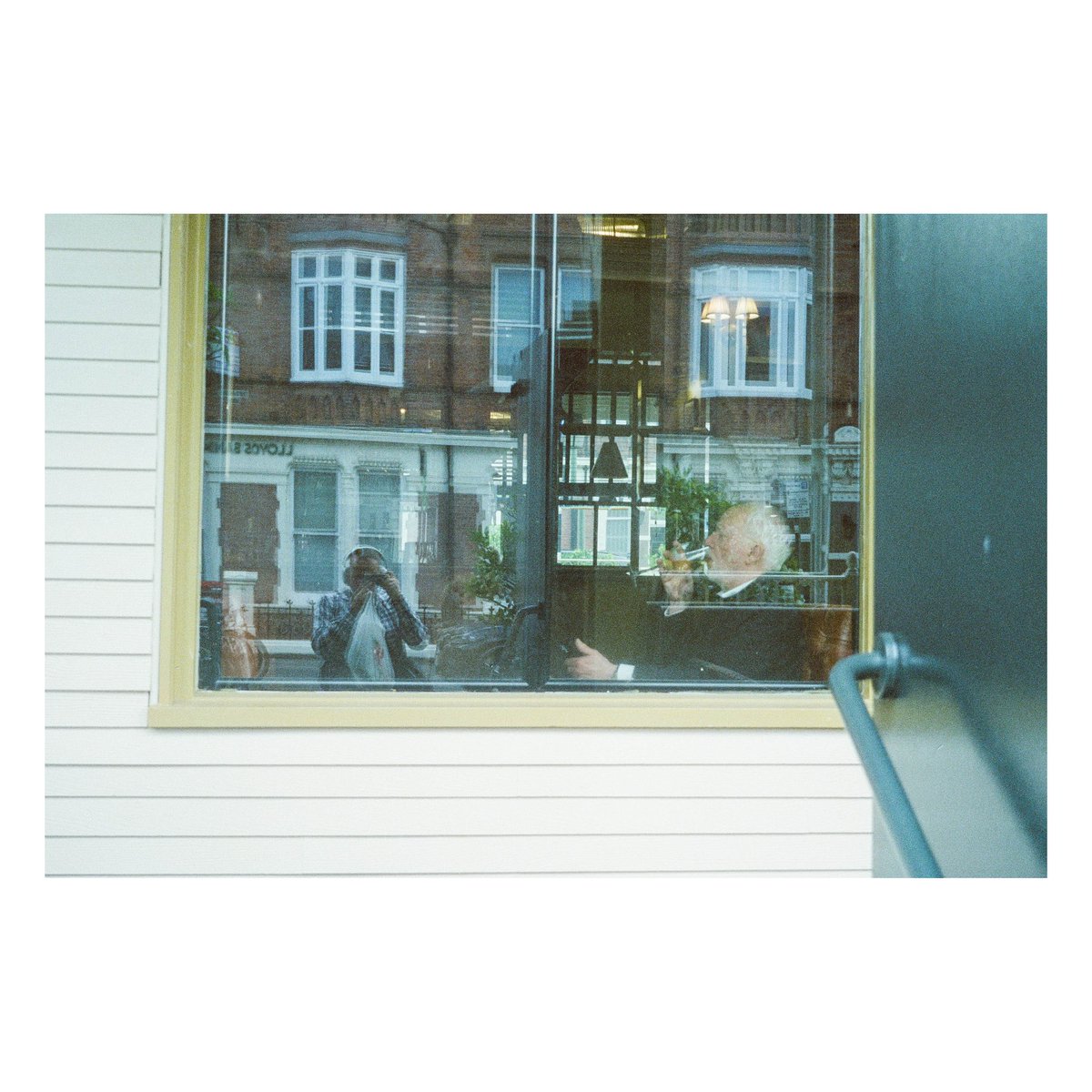 nickdemarco_'s tweet photo. Parallel Lives

Camera No. 17 in my Compact 35mm Project, the Contax TVS II. One of my favourites. Roll 2: Candido 800, July 2024

From Part 3 of my compact review:
https://t.co/UGTe1z3zwQ

#filmphotography #candido #contax #compactcamera #brighton https://t.co/jbQK19NHTy