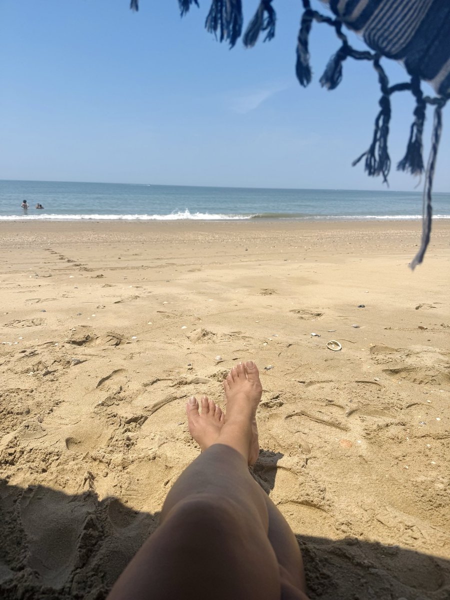 ArnieRozahKrogh's tweet photo. 🌊 Grief is funny like that.

Two months ago we said goodbye to our beloved Lyra. Today I’m on holiday by the Atlantic, toes in the sand, listening to the gentle waves… when a simple like and comment on an old X post about putting her to sleep hit me like a wave. I started sobbing right here on the beach.

Grief doesn’t follow a schedule. It sneaks up in the quiet moments, triggered by the most innocent things. One minute you’re breathing, the next you’re remembering the way she’d lean into you.
I’m learning to let the tears come when they need to - even on holiday, even surrounded by beauty. 

Healing isn’t linear, and that’s okay.
If you’re carrying grief too (pet, person, or any kind of loss), be gentle with yourself today. 

Those sudden waves don’t mean you’re not healing - they just mean you have loved deeply and been deeply loved . ❤️

Sending softness to anyone who needs it right now.
#TheLoveArchitect #GriefJourney #PetLoss #HealingHeart