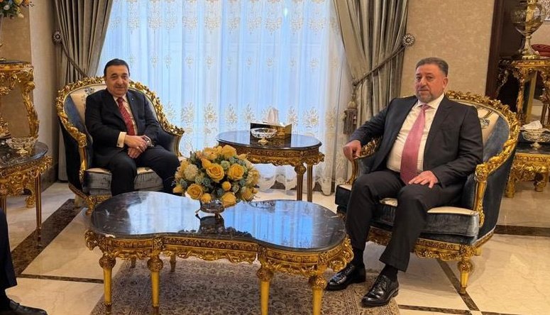 Hydikm's tweet photo. متداول: اعترافات عدنان الجميلي تضمنت أن سعد البزاز وخميس الخنجر استلما حصة مليار و500 مليون دولار لكل منهما بموجب عقود وهمية لتنقيب آبار نفطية في محافظة الأنبار https://t.co/N1k4hRDYHs