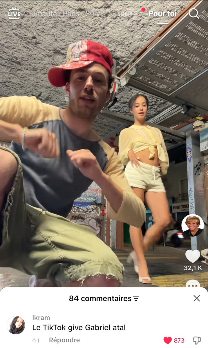 sypri_1's tweet photo. Vous ne devinerez jamais le commentaire sous ce superbe tiktok de Nelick et Léna Situations 😻 https://t.co/B3hWiqkpfu