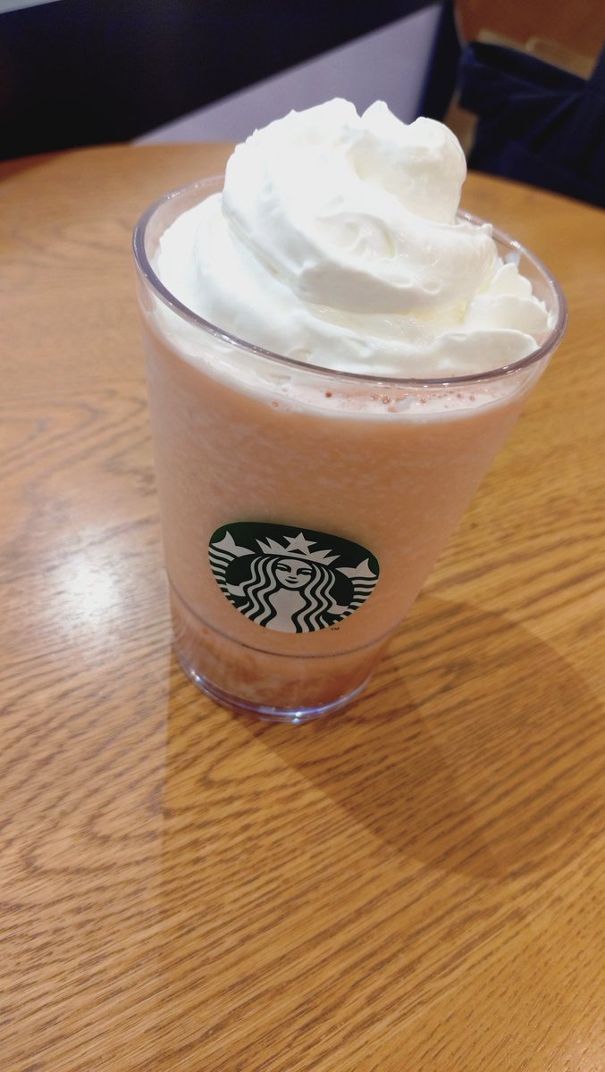 Thunderbolt1192's tweet photo. 今日のデザート😊

ピーチ&amp;ピーチミルクフラペチーノ🍑
ももがとても美味しい✨️

#スターバックス https://t.co/sDAhBlZbg4