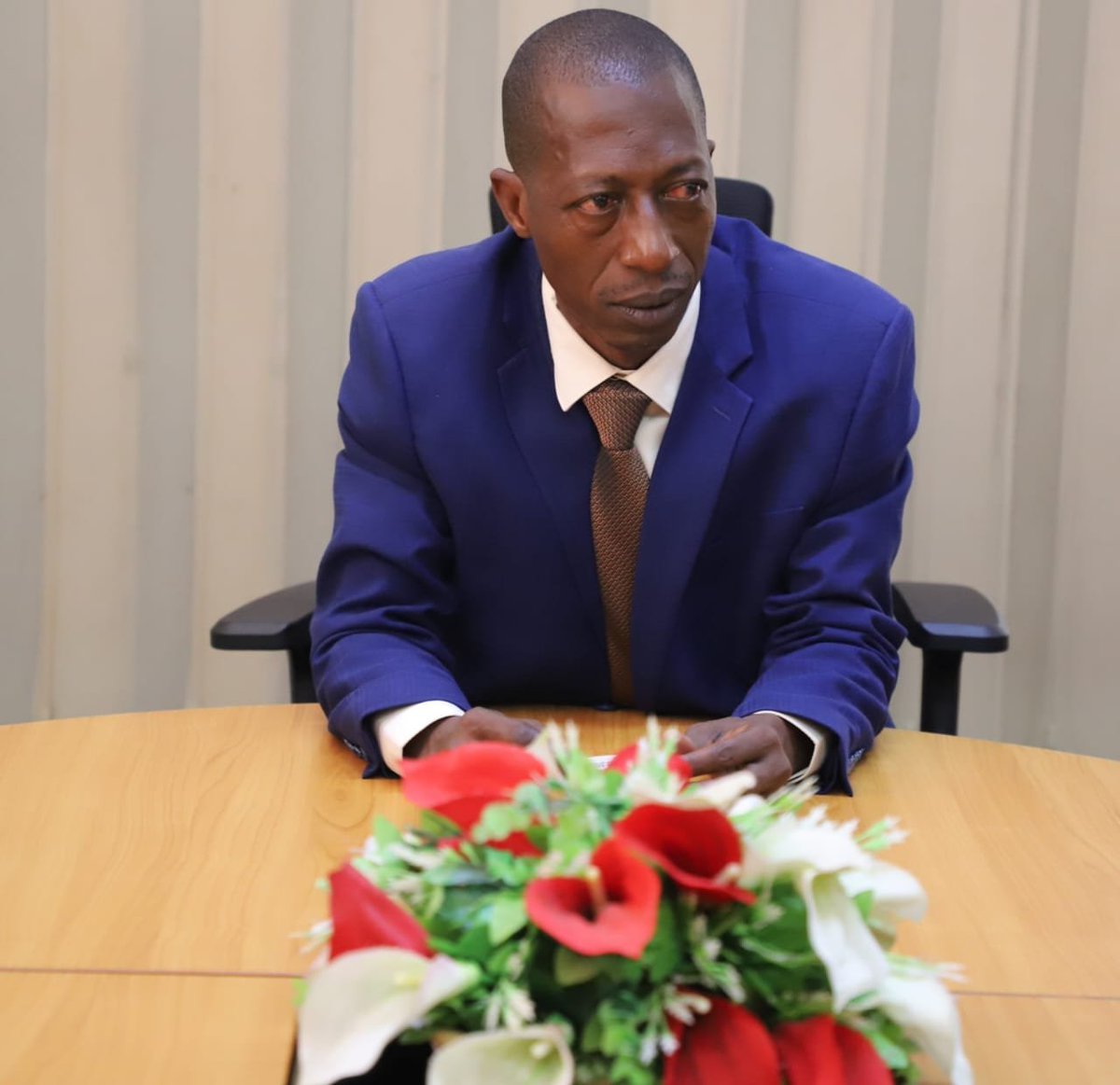 MilteBurundi's tweet photo. Audience du Ministre des Infrastructures E. NIJIMBERE avec l'équipe de mission de la JICA ds le cadre d'une étude de collecte des données sur l'élévation du niveau de l'eau du lac Tanganyika et les mesures de gestion des dommages des Infrastructures routières à Buja
@NtareHouse https://t.co/npAK1RQRSP