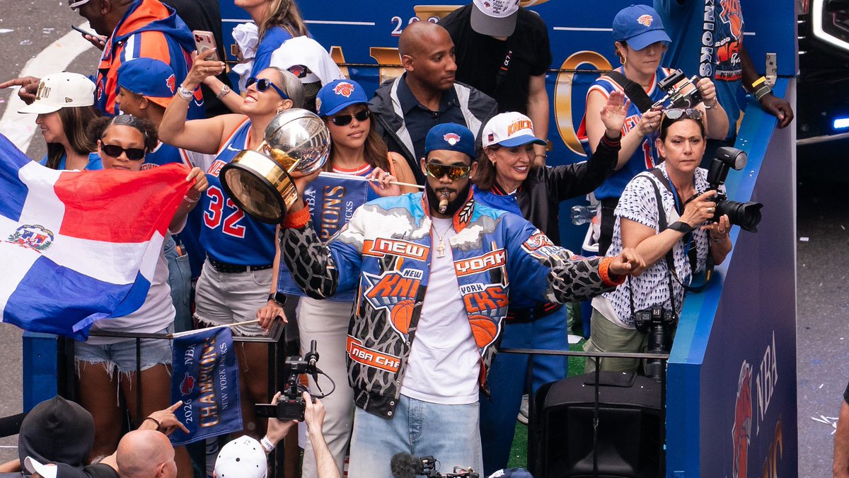 _the6thman's tweet photo. A reminder that Karl Anthony Towns won a NBA Finals and 97% of nba twitter hasnโt apologized yet. https://t.co/KaCN3Ljp96