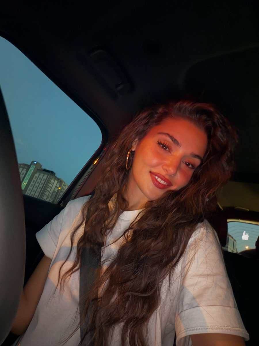 DailyHandeErcel's tweet photo. Sunshine❤️‍🔥
#HandeErçel https://t.co/SLs5unkjvT