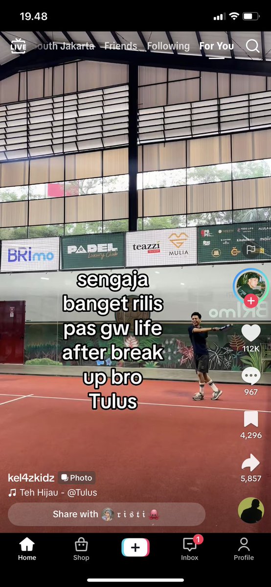 mathcagurl's tweet photo. uninstall tiktok lg aja lah gw baru buka fyp langsung muncul ini sialan https://t.co/ZPzaneRINN