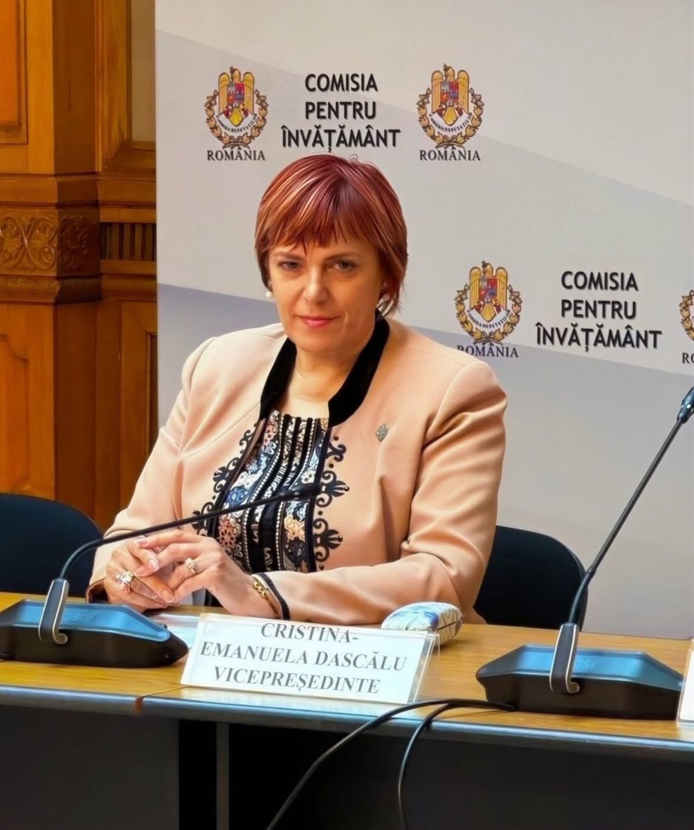 DeputatCDascalu's tweet photo. Fiecare nota de 10 poartă în ea povestea unui destin construit prin muncă

Rezultatele Evaluării Naționale aduc în lumină chipurile unor copii care au ales perseverența, disciplina și respectul pentru carte. 

Fiecare notă de 10 vorbește despre dimineți începute cu speranță, despre seri petrecute între manuale, despre emoții transformate în încredere și despre caracterul care se formează prin efort constant.

Adresez cele mai sincere felicitări tuturor elevilor care au atins această performanță de excepție și îmbrățișez cu o bucurie aparte reușitele copiilor din județul Iași. 

Cetatea marilor școli, a marilor profesori și a marilor spirite continuă să dăruiască României generații care așază excelența în centrul devenirii lor.

În spatele fiecărei lucrări evaluate cu nota maximă se află o familie care a oferit sprijin, un profesor care a insuflat încredere și un copil care a înțeles că fiecare pagină citită apropie un vis de împlinire. 

Acest succes aparține tuturor celor care au ales să creadă în puterea educației și în frumusețea cunoașterii.

Privesc aceste rezultate cu emoție autentică. Privesc și cu responsabilitatea de a susține politici publice care cultivă performanța, respectul față de profesori și șansa fiecărui copil de a-și valorifica talentul.
Iașiul confirmă, încă o dată, că rămâne unul dintre marile repere academice și culturale ale României. 

Performanțele elevilor săi reprezintă rodul unei tradiții care unește rigoarea școlii românești cu vocația pentru excelență și cu dragostea pentru cunoaștere.

Dragi elevi, purtați această reușită cu demnitate și cu recunoștință. Păstrați aceeași sete de cunoaștere, aceeași putere de a depăși fiecare provocare și aceeași credință că educația deschide cele mai trainice drumuri în viață. România privește spre voi cu încredere, iar Iașiul vă poartă astăzi cu mândrie în inima sa.

Vă felicit din suflet și vă doresc ca această zi să rămână începutul unui parcurs academic strălucit, încununat de împliniri, înțelepciune și bucuria de a pune, prin fiecare reușită, încă o cărămidă la viitorul acestei țări.

Cu deosebită considerație,
Prof. Univ. Dr. Cristina-Emanuela Dascălu,
Deputat în circumscripția electorală nr.24, Iași,
Vicepreședinte al Comisiei pentru Învăţământ din Camera Deputaților