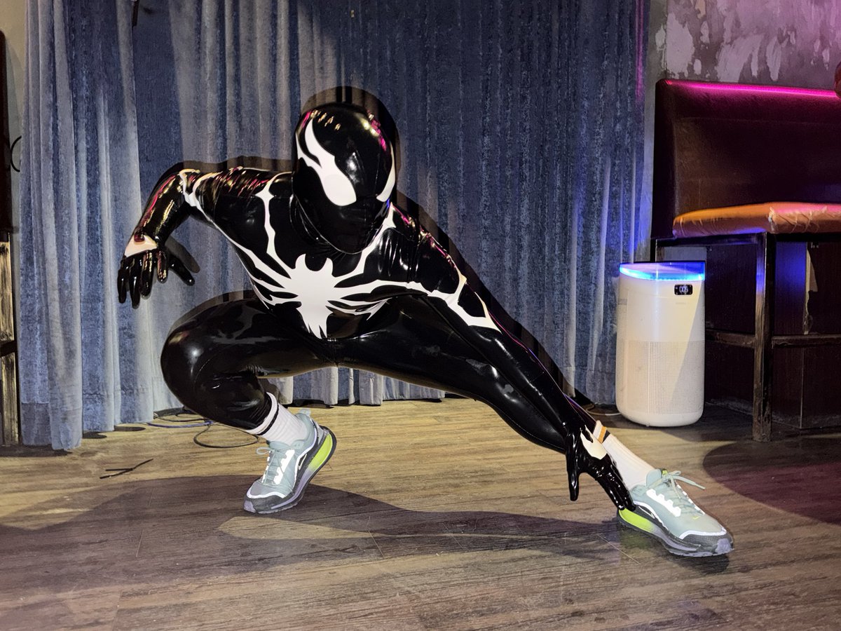 Xlll_241's tweet photo. Marvel Rivals- Symbiote Spider Man🕷️🕷️🕷️

I look sexy and I love my ass 😈😈😈

第一次著膠著超過8 小時
好高興認識到好多同好
享受做膠仔嘅每個moment，好想著去展呀！

🕸️suit: @GLEOLatex https://t.co/ahUpMENzsv