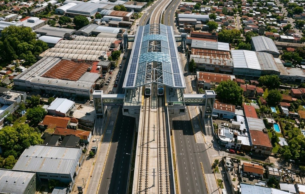 RielesDelPlata's tweet photo. La provincia más poblada del país podría financiar la construcción de un metro elevado entre José León Suárez y Caseros para conectar la línea Mitre con la línea San Martín y favorecer el transporte transversal.
Pero siempre discutimos si CABA hace subte o si NACIÓN compra trenes https://t.co/kS3Gd4NXsa