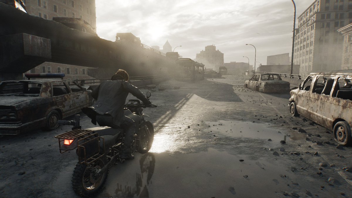 NoviKaiba23's tweet photo. Leon and his motorcycles...

#ResidentEvil #ResidentEvilRequiem https://t.co/spykGg0K7h