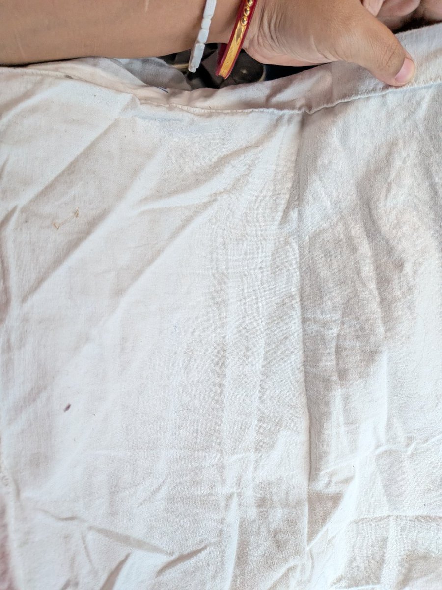 catchsrij's tweet photo. Train 05590 hasn’t started frm Hadapsar. Service is pathetic; provided bedding is filthy pillows &amp; bedsheets, have hair from previous passengers! Unable 2 connect 139 cust. support; Demand a full refund for nightmare @Central_Railway @RailwayMinIndia @DRMPune @IRCTCofficial https://t.co/GQDrWVtxdH