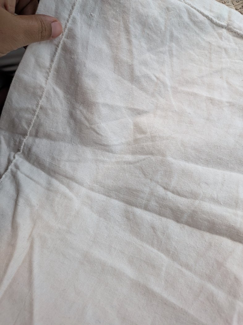 catchsrij's tweet photo. Train 05590 hasn’t started frm Hadapsar. Service is pathetic; provided bedding is filthy pillows &amp; bedsheets, have hair from previous passengers! Unable 2 connect 139 cust. support; Demand a full refund for nightmare @Central_Railway @RailwayMinIndia @DRMPune @IRCTCofficial https://t.co/GQDrWVtxdH