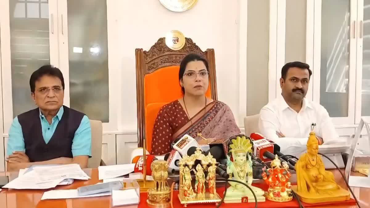rajuparulekar's tweet photo. समोरचे देव मुंबई चालवतात.. https://t.co/WDKq4BGO9W
