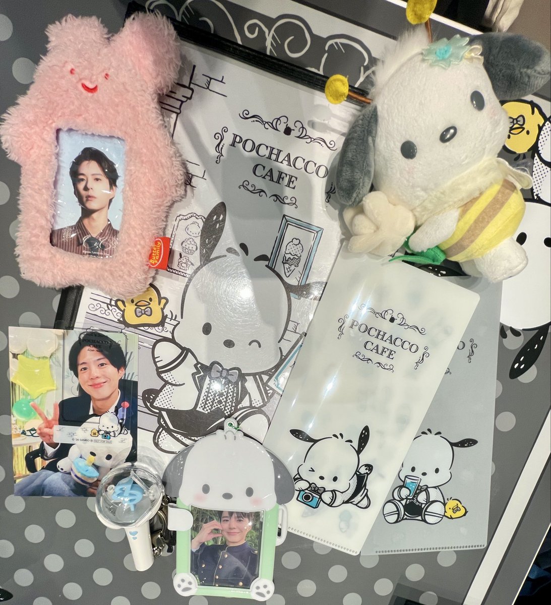 honnchanchan's tweet photo. お友達と一緒にPOCHACCO CAFEで素敵なカフェタイムを過ごしてきたよ〜🎶
@BFTB2521saranhe 
#パクボゴム　#ParkBogum  
#박보검　#ポチャッコカフェ https://t.co/FcG9B3WnoS