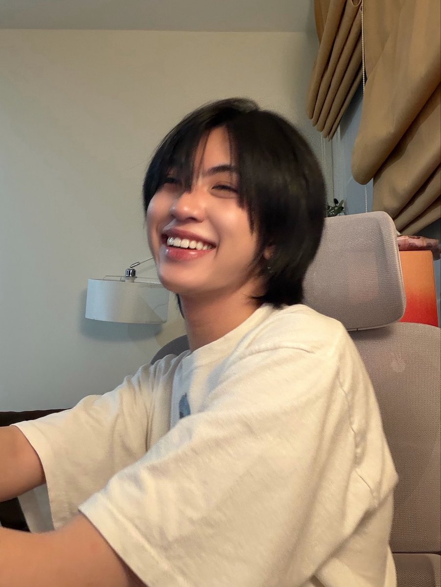 Kkim_pongsaton's tweet photo. 🎧
#kkim_pst https://t.co/QaFb6tMqFt