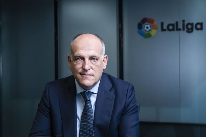 Barca_Buzz's tweet photo. 🚨| 🎙️ Tebas on Real Madrid’s report to FIFA regarding the ‘Negreira’ issue.

🗣️: “The first statistic I saw focused on red cards, where they appeared to have been disadvantaged. 

But it didn’t include penalties, where they seemed to have benefited.“

Via: @mundodeportivo https://t.co/pbFxdcdWTY