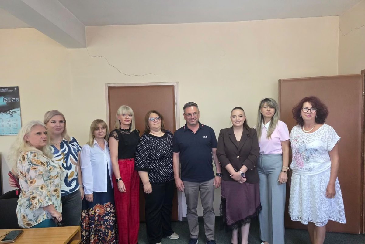 Dimovska_D's tweet photo. 📍 Во Центарот на АВРМ во Велес одржавме работен состанок посветен на информирање и презентација на новите можности и мерките за поддршка на вработувањето предвидени со Оперативниот план за 2026 година. https://t.co/poCai4C0JM