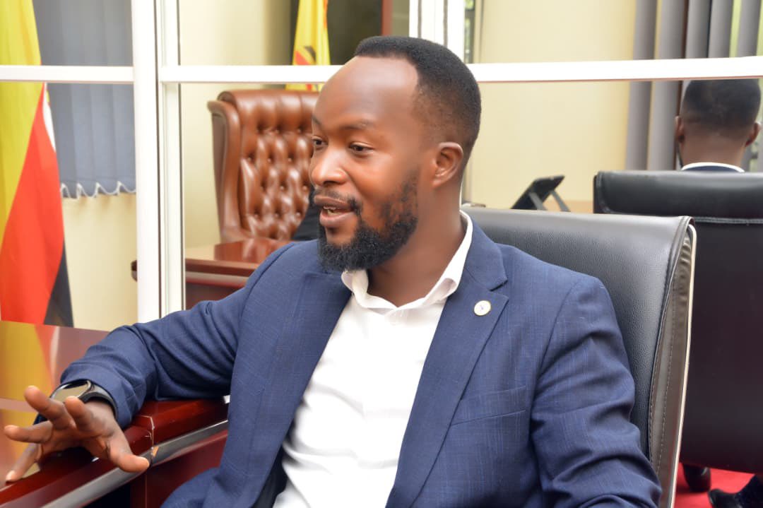 MobilizationPLU's tweet photo. This afternoon, former Kampala MP Candidate Hon. Abraham Luzzi paid a visit at PLU secretariat Naguru, he held a fruitful meeting with the General Secretary Hon. Twalla Fadil 
@agribussiness1 @HonTwallafadil https://t.co/Bt1sWXy9c5