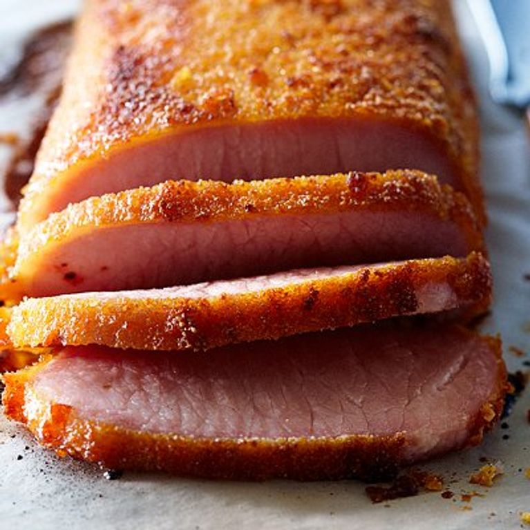 green_recon's tweet photo. @AngelaUnspoken @IanRunkle because thats not canadian bacon idk how peameal bacon evolved into a round slice of ham in some places but this is what we eat and call canadian bacon https://t.co/LBkSAW1ZQu