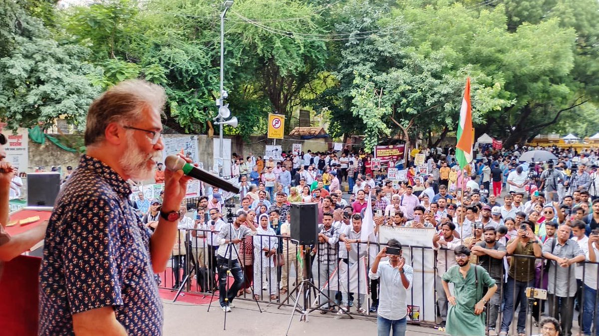 Dipankar_cpiml's tweet photo. Visited #JantarMantar on the fifth day of the indefinite hunger strike by #SonamWangchuk and six #AISA activists to express solidarity with the protesters and commit our full support to the student-youth movement for the scrapping of #NTA and resignation of #DharmendraPradhan. https://t.co/GqzlBXk82q