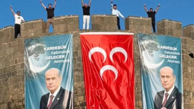 Diyarbakır Surlarında Ülkücü Selamı: Siyasi Gerilim Tırmanıyor mu?