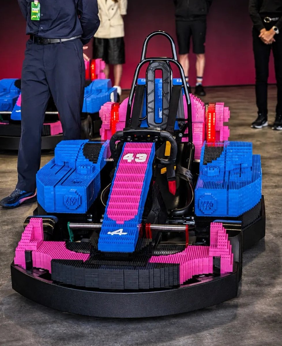 dailycolapinto's tweet photo. El LEGO de Franco Colapinto para el Driver's Parade de este domingo 🤩🏁 https://t.co/4bFmVLT7sl