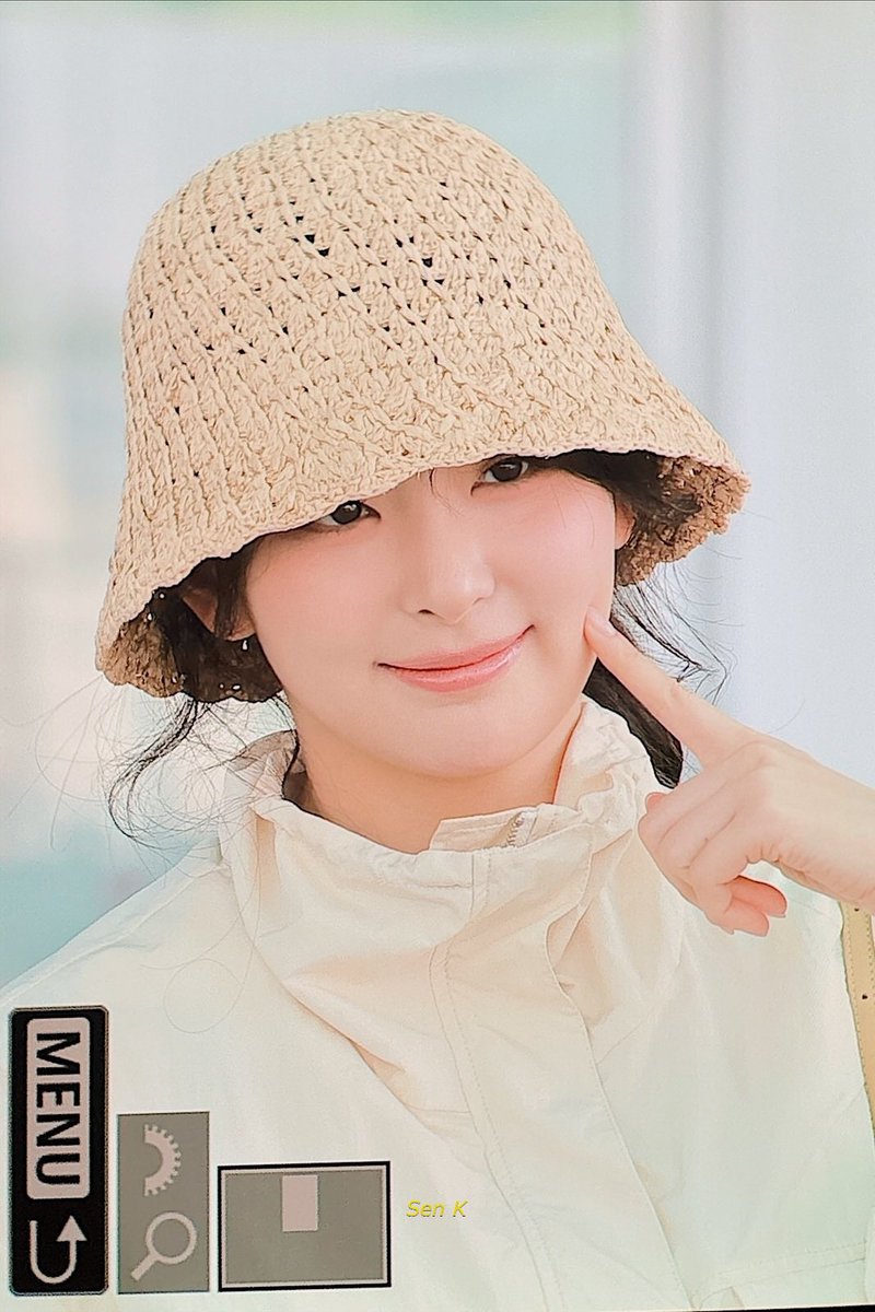 dailyksg's tweet photo. #SEULGI #슬기 #REDVELVET https://t.co/Q28vy0Ultu